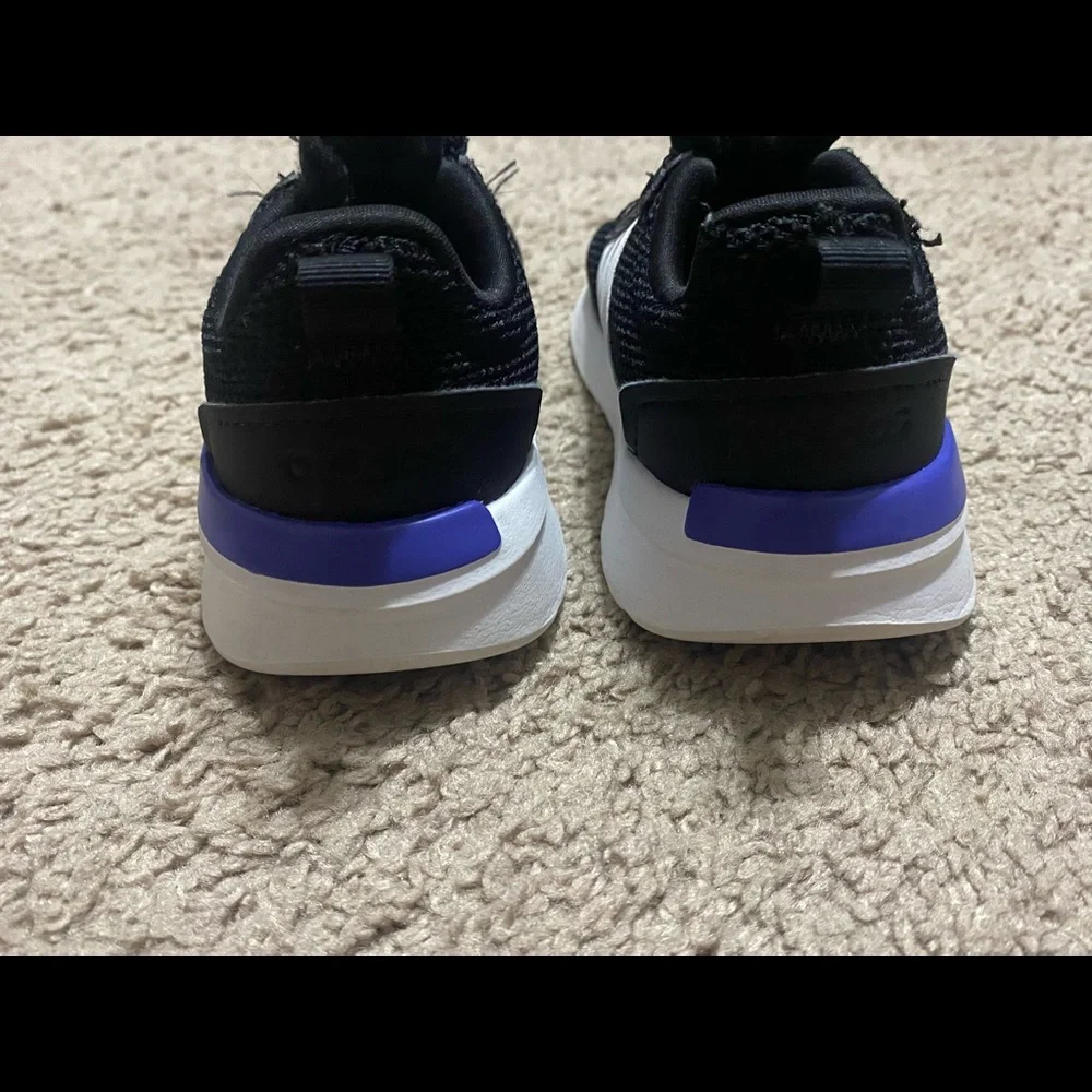 Adidas Racer Running Shoes - Picture 2 of 4